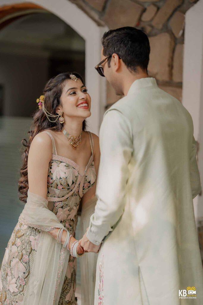 Colorful pre wedding shoot in Jaipur at Patrika Gate