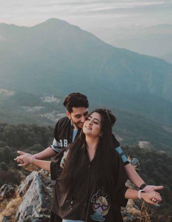 Latest wedding photography trend in 2025- destination shoots.